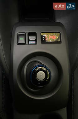 Хэтчбек Nissan Leaf 2022 в 