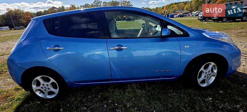 Хэтчбек Nissan Leaf 2012 в Калуше