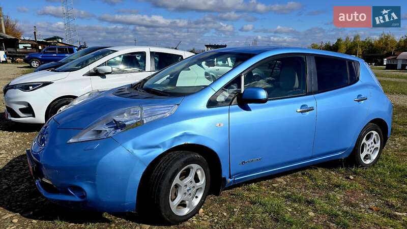 Хэтчбек Nissan Leaf 2012 в Калуше