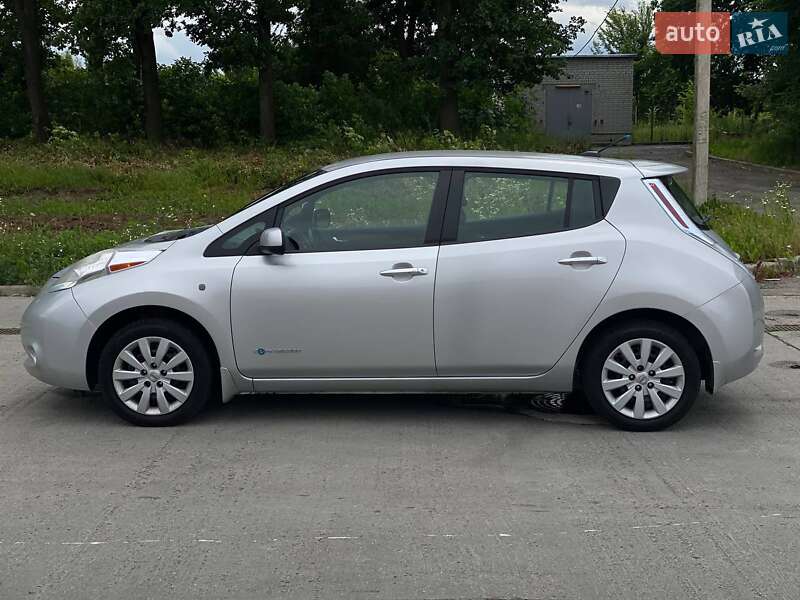 Хетчбек Nissan Leaf 2013 в Києві