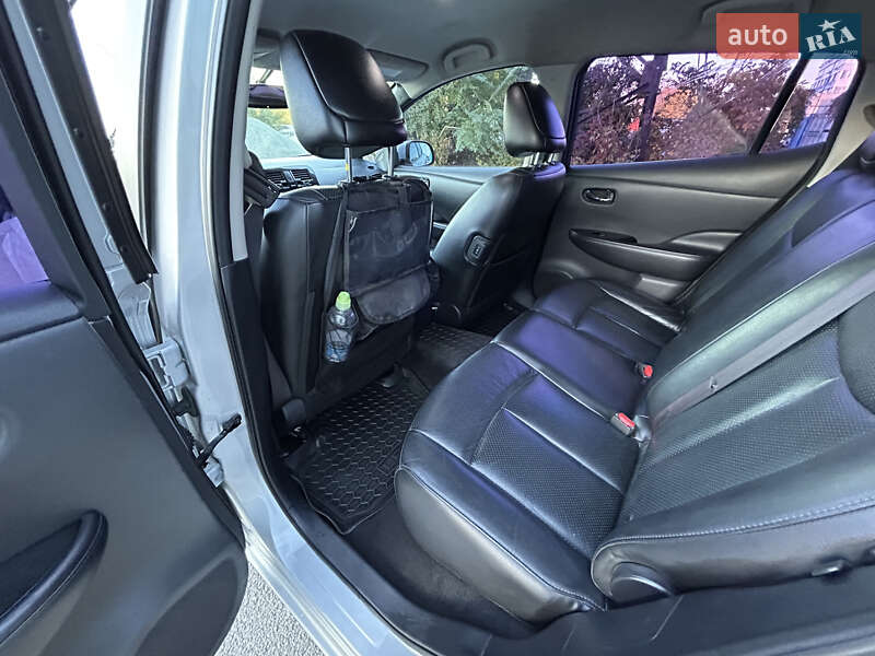 Хэтчбек Nissan Leaf 2013 в Днепре