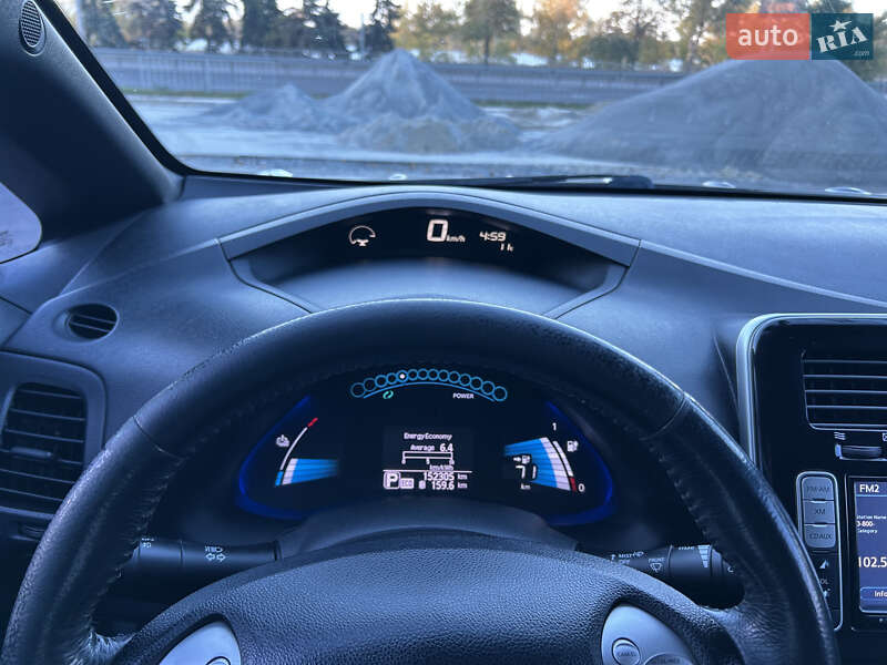 Хэтчбек Nissan Leaf 2013 в Днепре