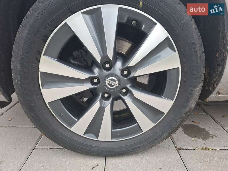 Хэтчбек Nissan Leaf 2016 в Виннице