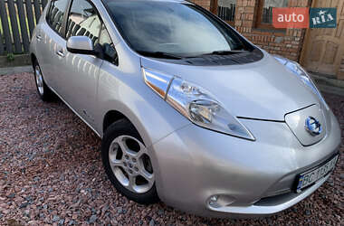 Хэтчбек Nissan Leaf 2013 в 