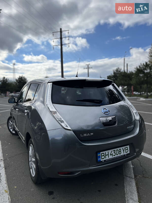 Хетчбек Nissan Leaf 2017 в Одесі