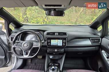 Хэтчбек Nissan Leaf 2019 в 