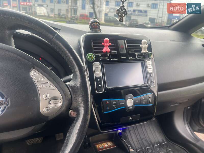 Хетчбек Nissan Leaf 2014 в Житомирі