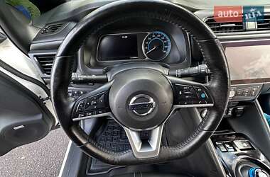 Хэтчбек Nissan Leaf 2020 в 