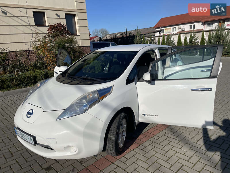 Хэтчбек Nissan Leaf 2013 в Золочеве