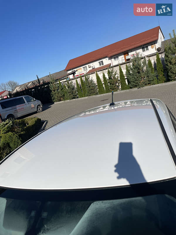 Хэтчбек Nissan Leaf 2013 в Золочеве