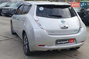 Хэтчбек Nissan Leaf 2016 в 