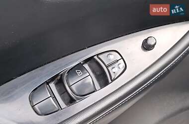 Хэтчбек Nissan Leaf 2016 в 