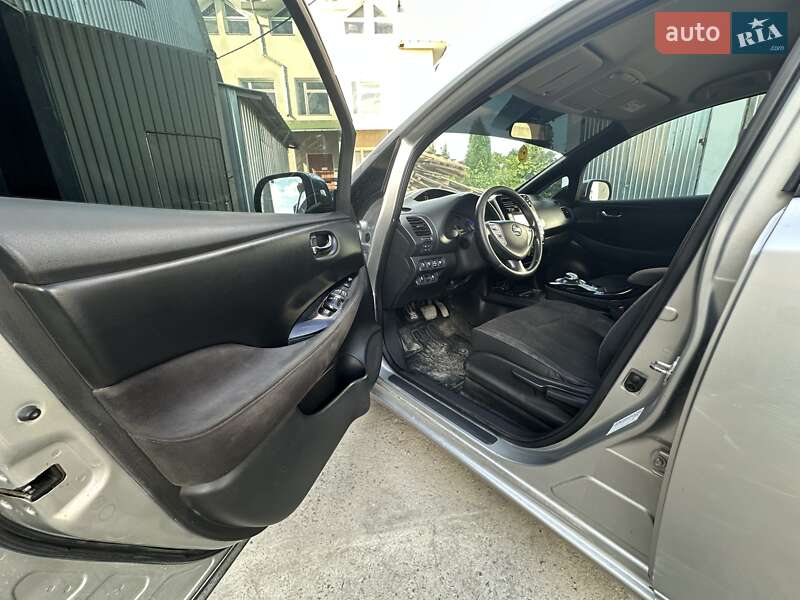 Хэтчбек Nissan Leaf 2013 в Каменец-Подольском фото 6 Хэтчбек Nissan Leaf 2013 в Каменец-Подольском