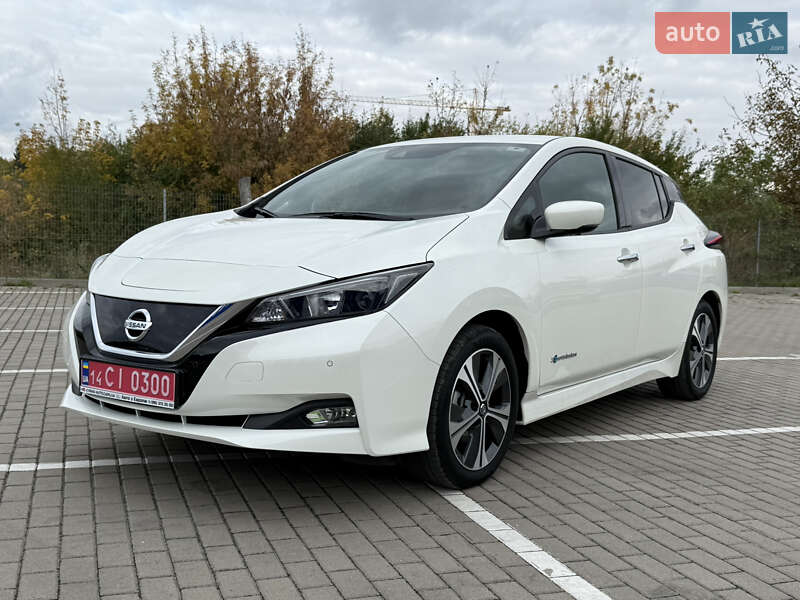 Хэтчбек Nissan Leaf 2020 в 