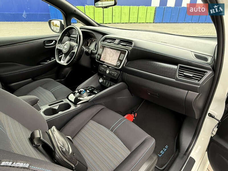 Хетчбек Nissan Leaf 2020 в Дубні