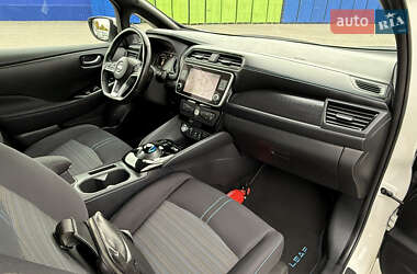 Хэтчбек Nissan Leaf 2020 в 