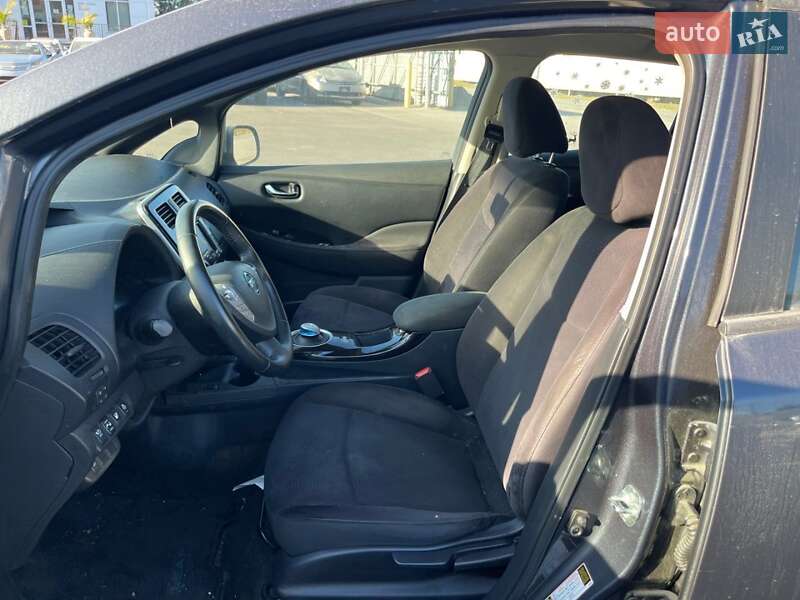 Хэтчбек Nissan Leaf 2013 в Днепре