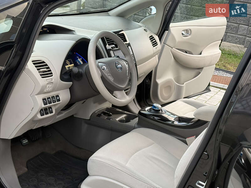 Хэтчбек Nissan Leaf 2014 в Ровно