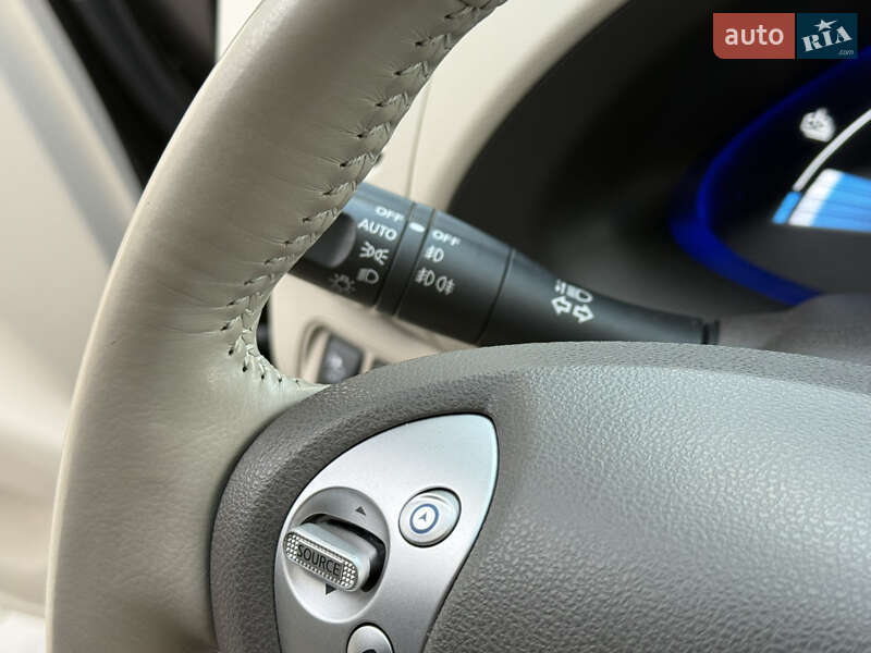 Хэтчбек Nissan Leaf 2014 в Ровно