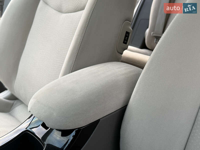 Хэтчбек Nissan Leaf 2014 в Ровно