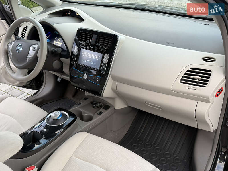 Хэтчбек Nissan Leaf 2014 в Ровно