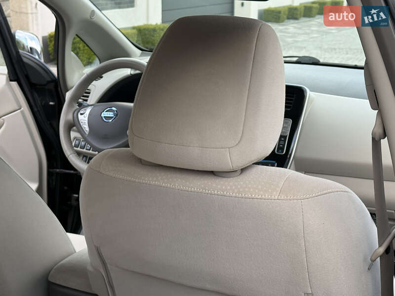 Хэтчбек Nissan Leaf 2014 в Ровно