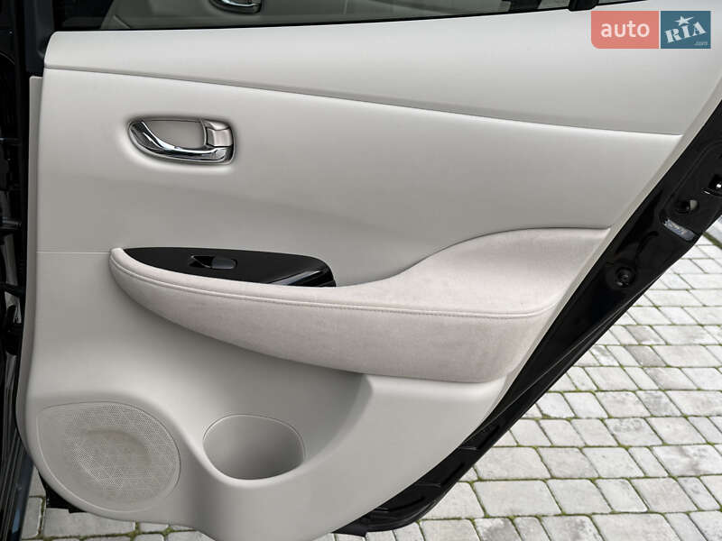 Хэтчбек Nissan Leaf 2014 в Ровно