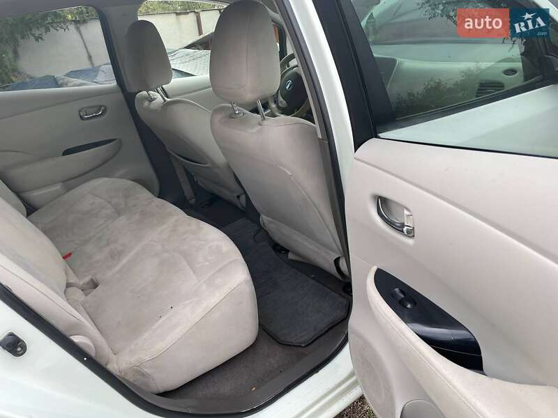 Хетчбек Nissan Leaf 2012 в Перещепині