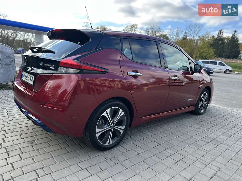Хэтчбек Nissan Leaf 2018 в Хмельницком