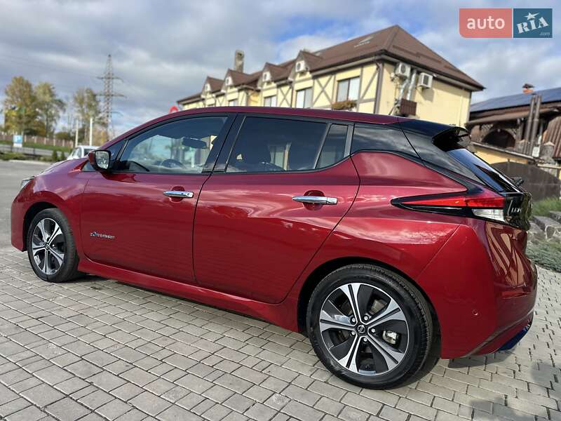 Хэтчбек Nissan Leaf 2018 в Хмельницком
