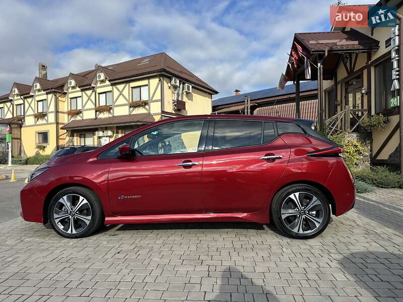 Хэтчбек Nissan Leaf 2018 в Хмельницком