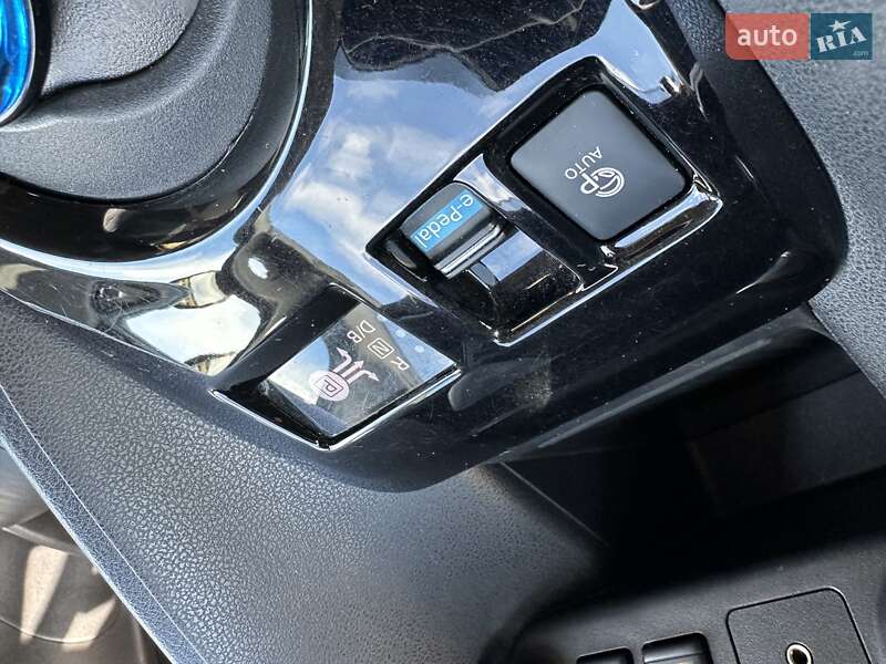 Хэтчбек Nissan Leaf 2018 в Хмельницком