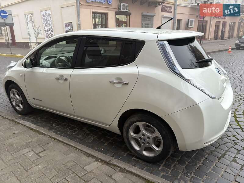 Хэтчбек Nissan Leaf 2012 в Коломые