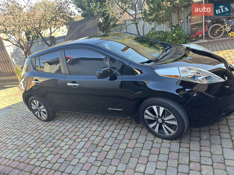 Хэтчбек Nissan Leaf 2013 в Самборе