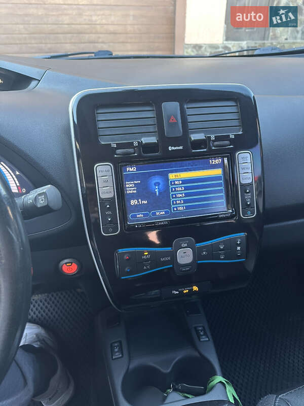 Хэтчбек Nissan Leaf 2013 в Самборе