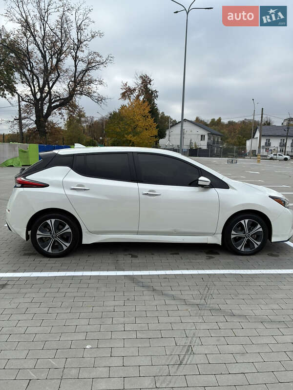 Хэтчбек Nissan Leaf 2021 в Киеве фото 5 Хэтчбек Nissan Leaf 2021 в Киеве