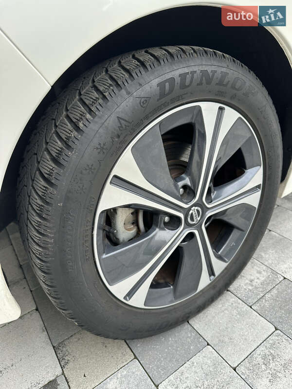 Хэтчбек Nissan Leaf 2019 в Хусте