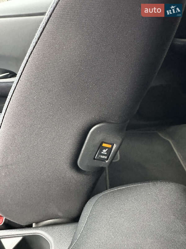 Хэтчбек Nissan Leaf 2019 в Хусте