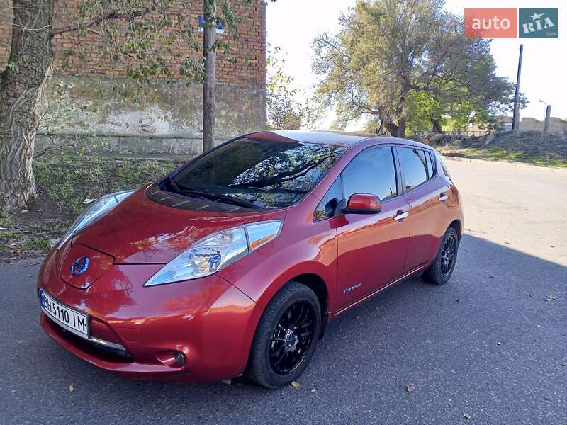 Хэтчбек Nissan Leaf 2013 в Белгороде-Днестровском фото Хэтчбек Nissan Leaf 2013 в Белгороде-Днестровском