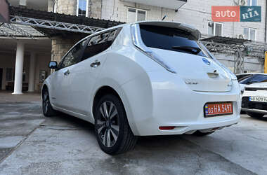 Хэтчбек Nissan Leaf 2013 в 