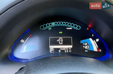 Хэтчбек Nissan Leaf 2013 в 