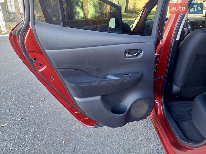 Хэтчбек Nissan Leaf 2013 в Белгороде-Днестровском фото 21 Хэтчбек Nissan Leaf 2013 в Белгороде-Днестровском