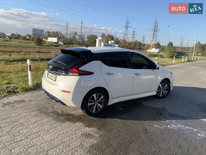 Хетчбек Nissan Leaf 2018 в Львові