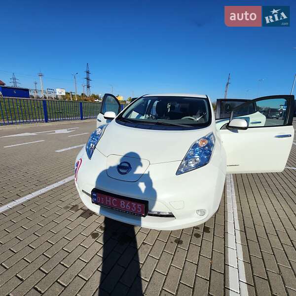 Хетчбек Nissan Leaf 2012 в Нововолинську фото 6 Хетчбек Nissan Leaf 2012 в Нововолинську