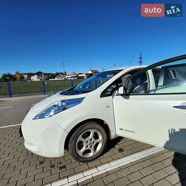 Хетчбек Nissan Leaf 2012 в Нововолинську фото 11 Хетчбек Nissan Leaf 2012 в Нововолинську