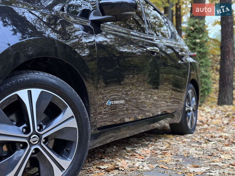 Хэтчбек Nissan Leaf 2018 в Дрогобыче