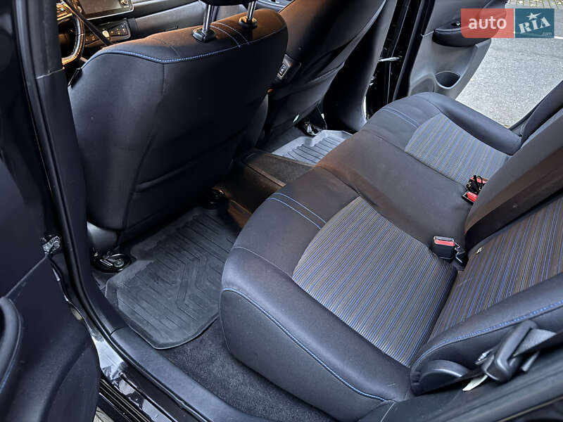 Хэтчбек Nissan Leaf 2018 в Дрогобыче