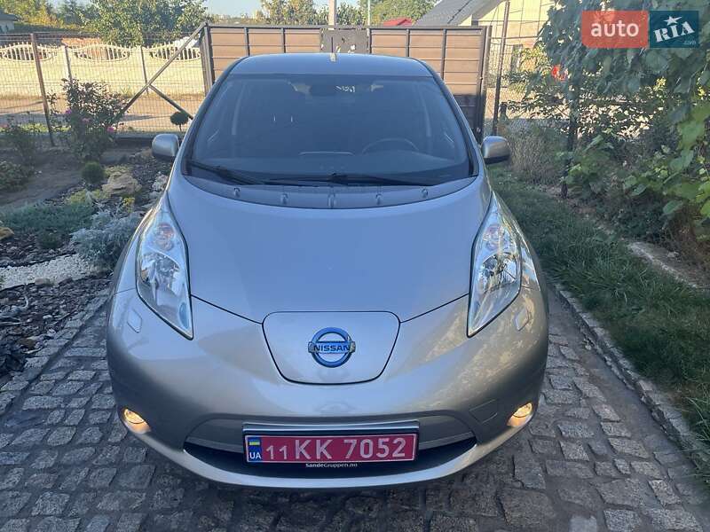 Хэтчбек Nissan Leaf 2015 в Первомайске