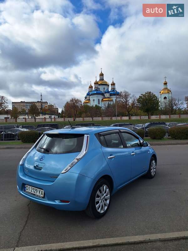 Хэтчбек Nissan Leaf 2015 в Кривом Роге