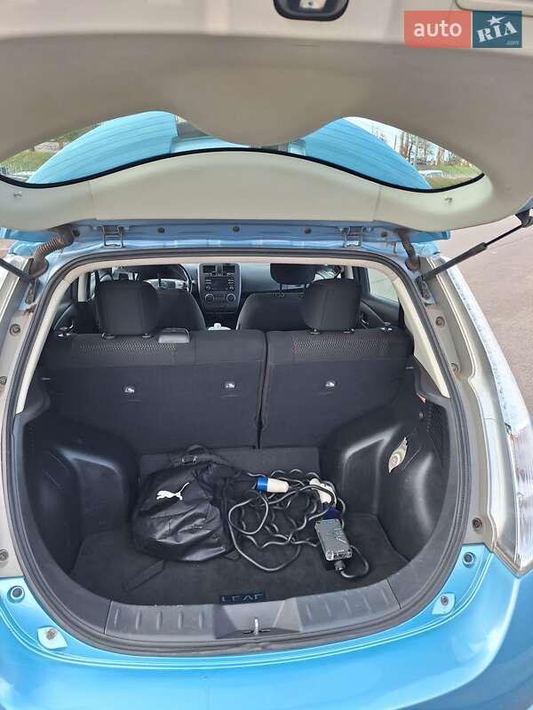 Хэтчбек Nissan Leaf 2015 в Кривом Роге